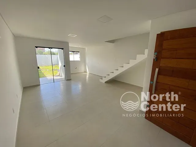 Casa com 150m² 3 quartos e 2 banheiros, à venda, no bairro Costeira em Balneário Barra do Sul