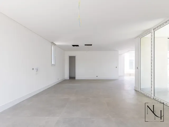 Casa 4 quartos e 7 banheiros, à venda, no bairro Jardim Cordeiro em São Paulo