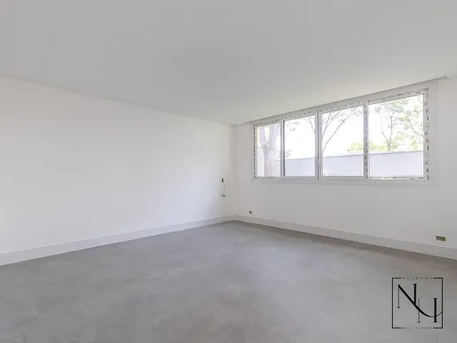 Casa 4 quartos e 7 banheiros, à venda, no bairro Jardim Cordeiro em São Paulo
