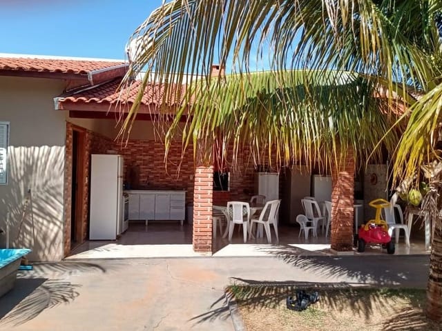 Casa com 404m² 4 quartos e 3 banheiros, à venda, no bairro Parque Residencial Victório Parolin em Olímpia