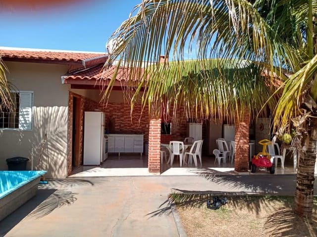 Casa com 404m² 4 quartos e 3 banheiros, à venda, no bairro Parque Residencial Victório Parolin em Olímpia