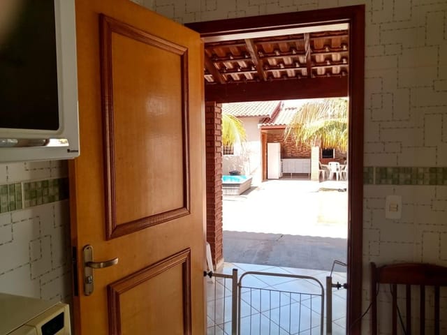 Casa com 404m² 4 quartos e 3 banheiros, à venda, no bairro Parque Residencial Victório Parolin em Olímpia