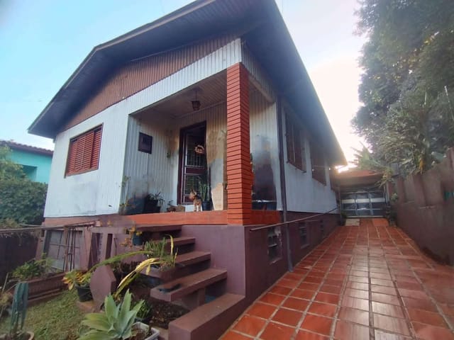 BAIXOU: Casa mista 3 dormitórios bairro Osvaldo Aranha