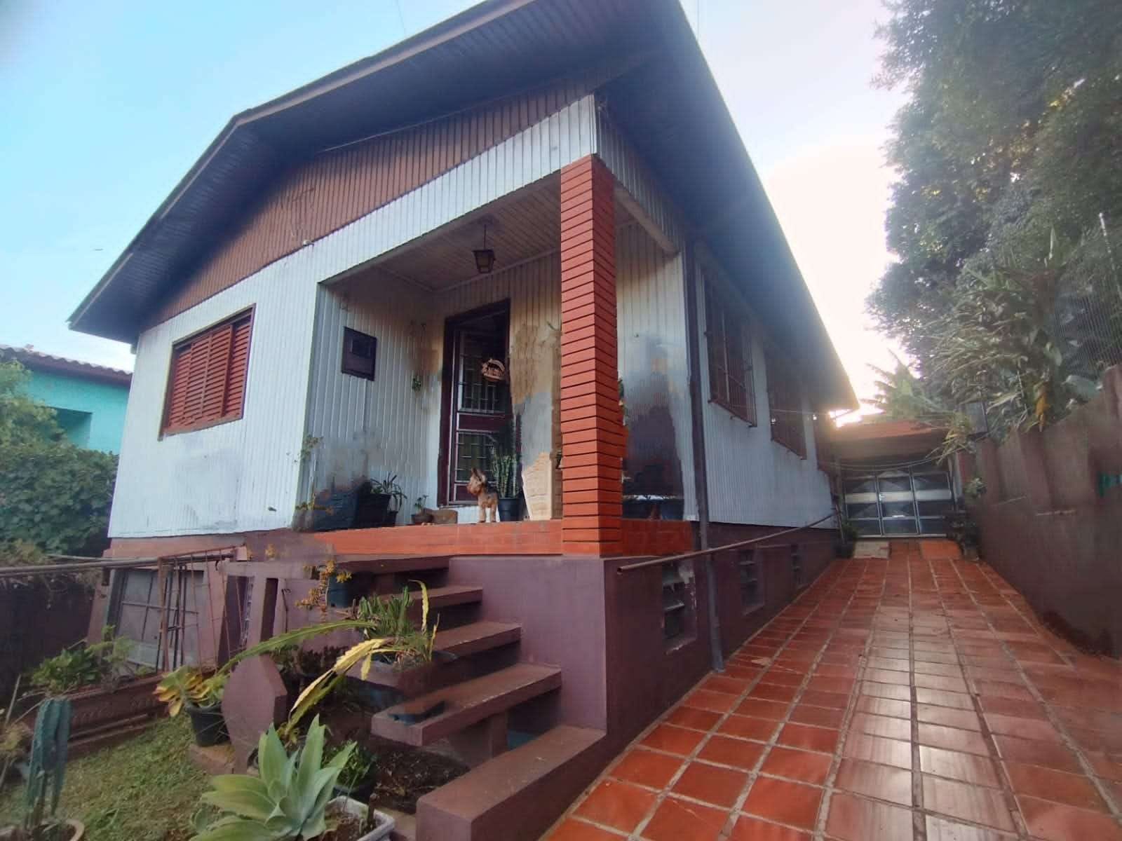 BAIXOU: Casa mista 3 dormitórios bairro Osvaldo Aranha