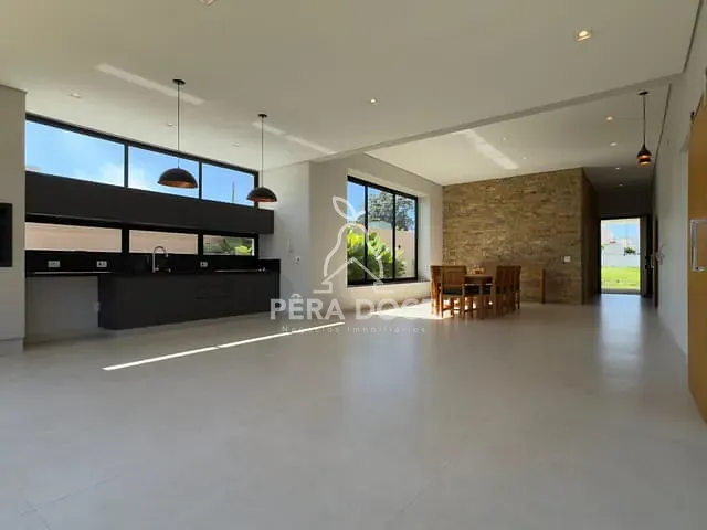 Casa com 450m² 4 quartos e 5 banheiros, à venda, no bairro Jockey Park II em Uberaba