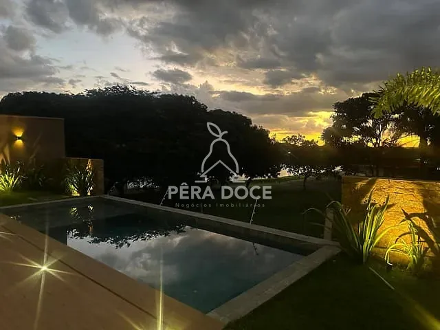Casa com 450m² 4 quartos e 5 banheiros, à venda, no bairro Jockey Park II em Uberaba