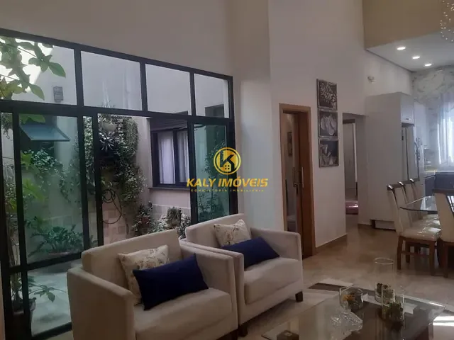 Casa com 300m² 3 quartos e 4 banheiros, à venda, no bairro Olímpico em São Caetano do Sul