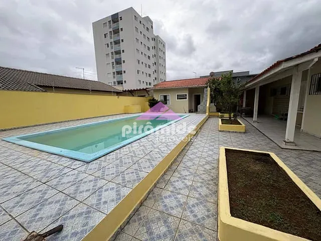 Casa com 630m² 4 quartos e 2 banheiros, à venda, no bairro Martin de Sá em Caraguatatuba