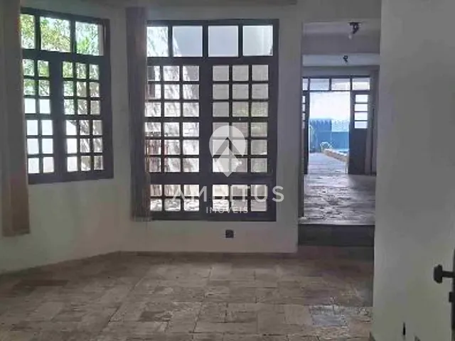 Casa com 360m², à venda ou para alugar, no bairro Pituba em Salvador