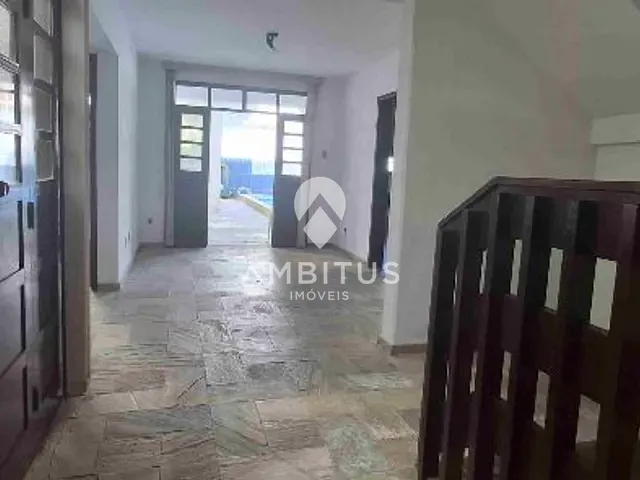 Casa com 360m², à venda ou para alugar, no bairro Pituba em Salvador