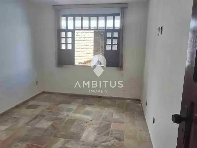 Casa com 360m², à venda ou para alugar, no bairro Pituba em Salvador