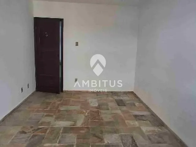 Casa com 360m², à venda ou para alugar, no bairro Pituba em Salvador