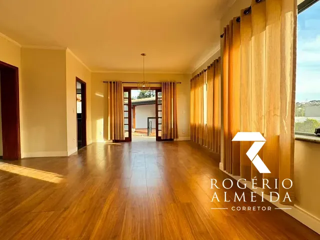 Casa com 460m² 3 quartos e 5 banheiros, para alugar, no bairro Jardim Paulista em Atibaia
