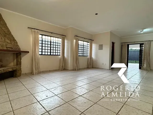 Casa com 460m² 3 quartos e 5 banheiros, para alugar, no bairro Jardim Paulista em Atibaia