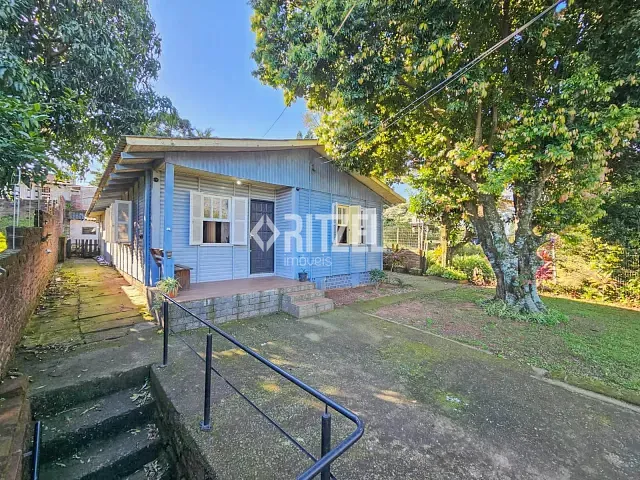 Casa com 436m² 3 quartos e 2 banheiros, para alugar, no bairro Petrópolis em Novo Hamburgo