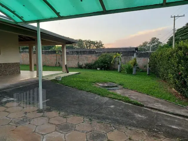 Casa com 1798m² 4 quartos e 2 banheiros, à venda, no bairro Condomínio Chácara Grota Azul em Hortolândia
