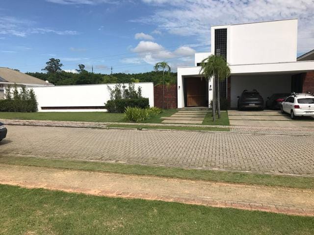 Foto do Casa - Linda Mansão 04 suítes Terreno 1.350 m2 Areá construída 515 m2 Próximo ao Clube Thermas do vale | RUSSI IMÓVEIS