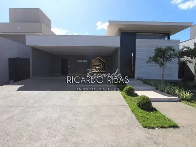 Casa com 496m² 4 quartos e 5 banheiros, à venda, no bairro Portal do Sol Green em Goiânia