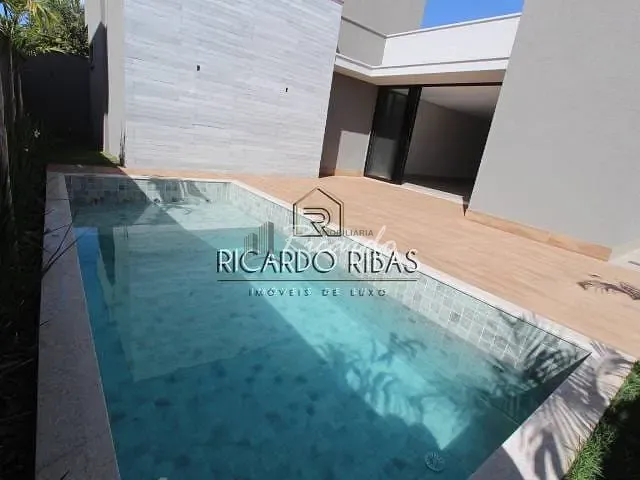 Casa com 496m² 4 quartos e 5 banheiros, à venda, no bairro Portal do Sol Green em Goiânia