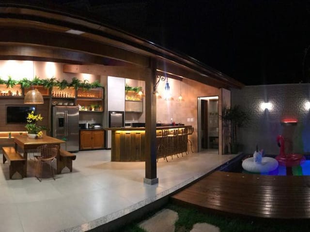 Casa 3 quartos e 3 banheiros, à venda, no bairro Vale das Amendoeiras em Contagem