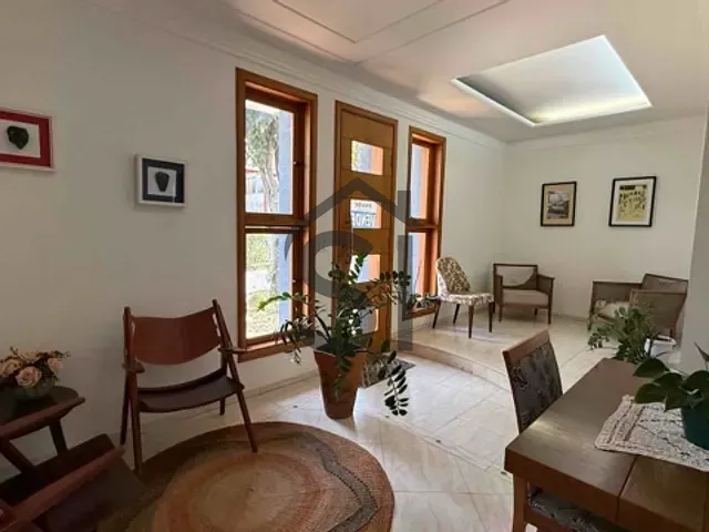 Casa com 300m² 4 quartos e 2 banheiros, à venda, no bairro Iate Clube de Americana em Americana