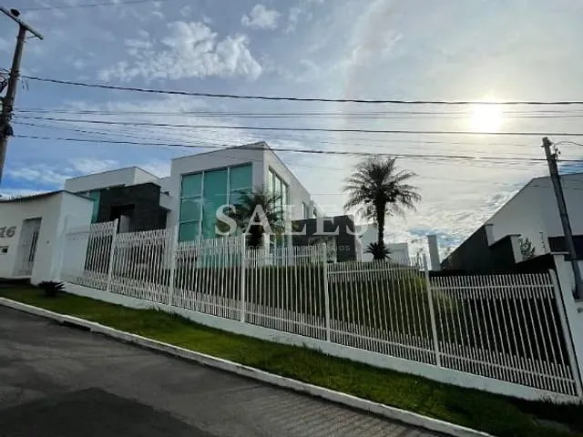 Casa com 856m² 4 quartos e 5 banheiros, à venda, no bairro Spinaville em Juiz de Fora