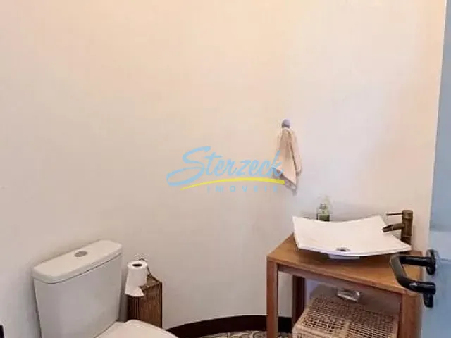 Casa com 2000m² 4 quartos e 7 banheiros, à venda, no bairro Caixa D´Água em Vinhedo