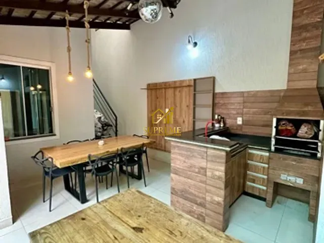 Casa com 180m² 4 quartos e 5 banheiros, à venda, no bairro Jardim Atlântico em Goiânia