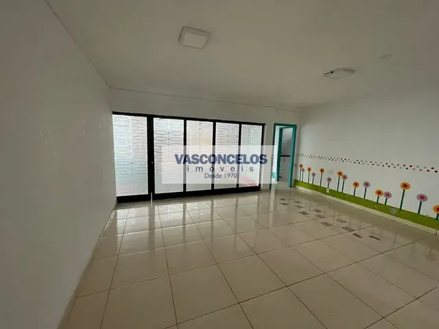 Casa com 450m² 5 quartos e 3 banheiros, à venda, no bairro Jardim Esplanada em São José dos Campos