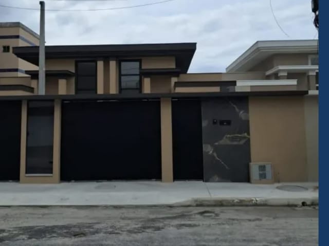 Casa com 120m² 3 quartos e 2 banheiros, à venda, no bairro Ouro Verde em Rio das Ostras