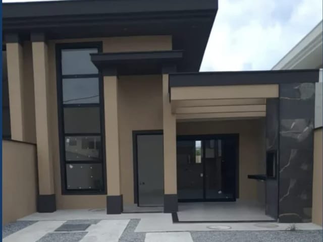 Casa com 120m² 3 quartos e 2 banheiros, à venda, no bairro Ouro Verde em Rio das Ostras