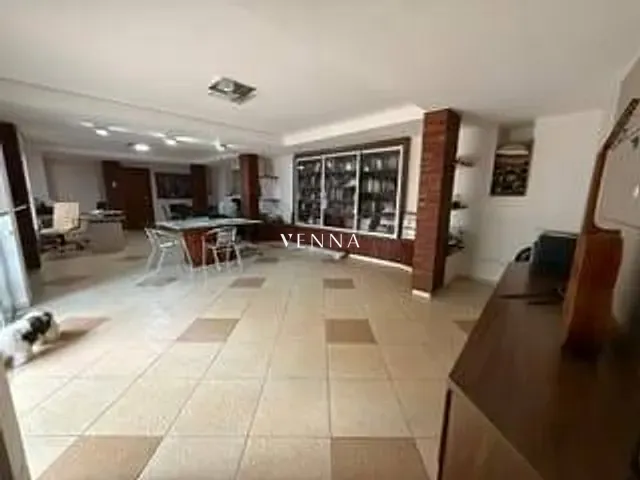 Casa com 575m² 5 quartos e 7 banheiros, à venda, no bairro Esperança em Londrina