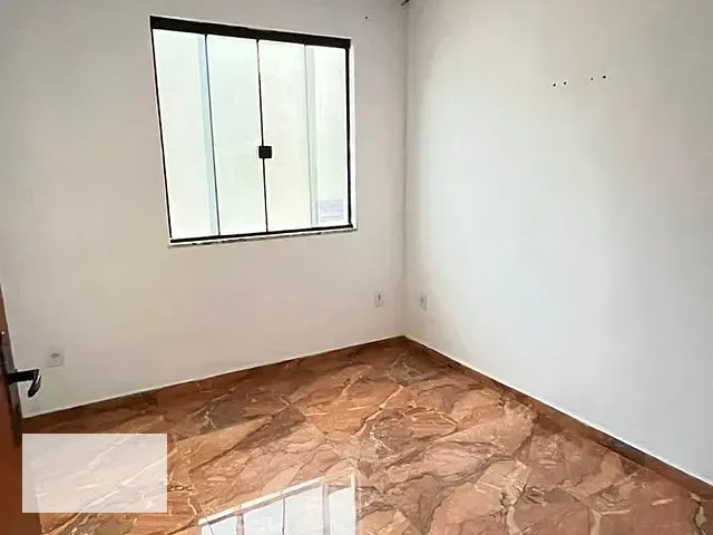 Casa 2 quartos e 2 banheiros, para alugar, no bairro Santo Antônio em Santos Dumont