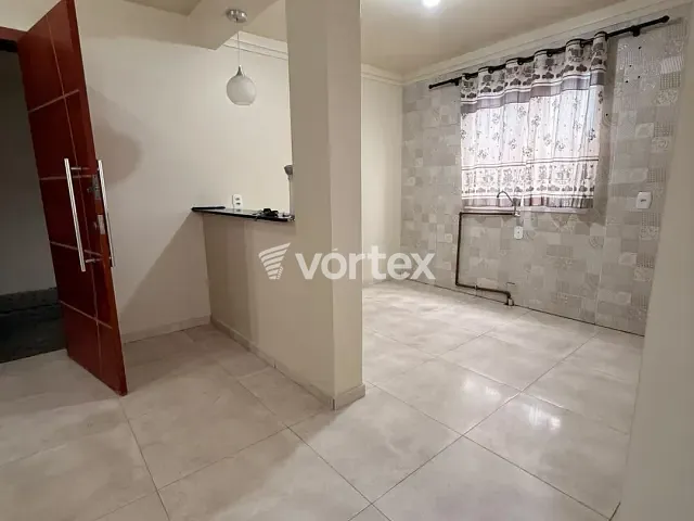 Casa 3 quartos e 3 banheiros, para alugar, no bairro Santo Inácio em Uruguaiana