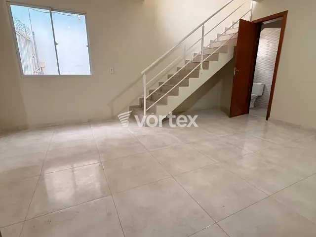 Casa 3 quartos e 3 banheiros, para alugar, no bairro Santo Inácio em Uruguaiana