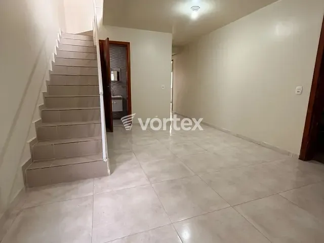 Casa 3 quartos e 3 banheiros, para alugar, no bairro Santo Inácio em Uruguaiana