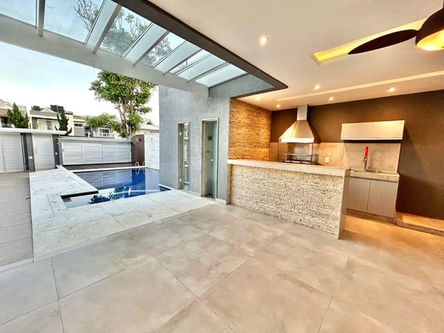 Casa com 390m² 5 quartos e 8 banheiros, à venda, no bairro Barra da Tijuca em Rio de Janeiro