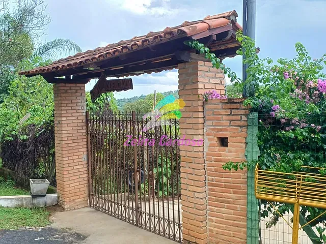 Casa com 6570m² 3 quartos e 3 banheiros, à venda, no bairro Vale do Ipê Amarelo (Melo Viana) em Esmeraldas