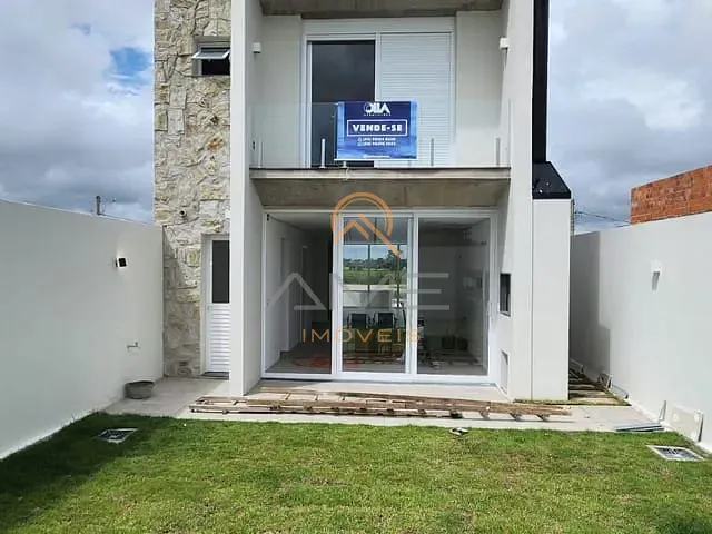 Casa 2 quartos e 1 banheiro, à venda, no bairro Três Vendas em Pelotas