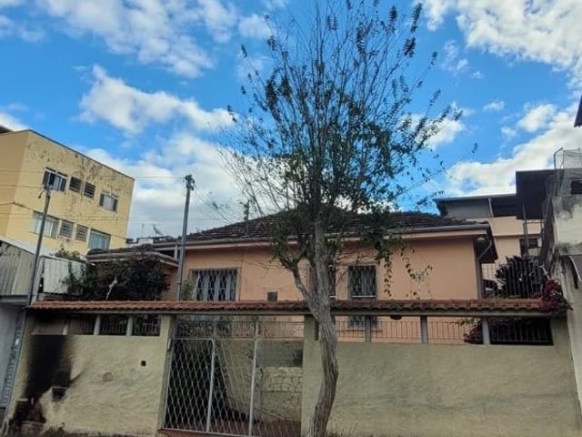Casa 4 quartos e 3 banheiros, à venda, no bairro Bairu em Juiz de Fora