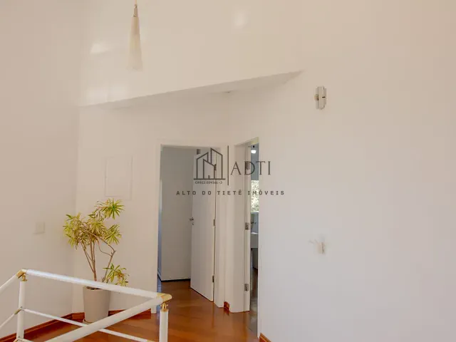 Casa com 632m² 4 quartos e 6 banheiros, à venda, no bairro Jardim Imperial em Arujá