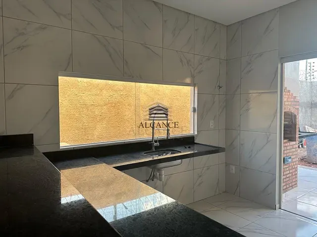 Casa com 266m² 3 quartos e 3 banheiros, à venda, no bairro Pedra Mole em Teresina
