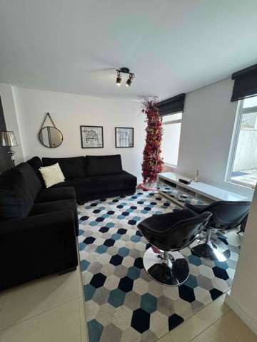 Foto do Casa - Encanto de Casa semi mobiliada à venda, Santo Inácio, Curitiba, PR | Aryane Massaneiro