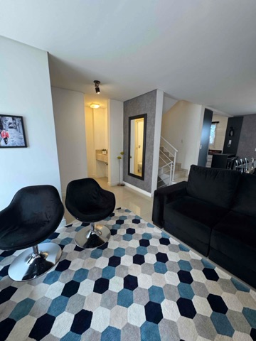 Foto do Casa - Encanto de Casa semi mobiliada à venda, Santo Inácio, Curitiba, PR | Aryane Massaneiro