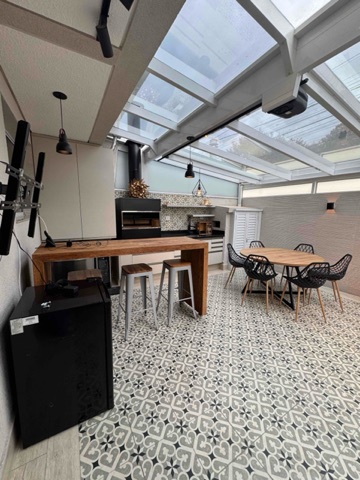 Foto do Casa - Encanto de Casa semi mobiliada à venda, Santo Inácio, Curitiba, PR | Aryane Massaneiro