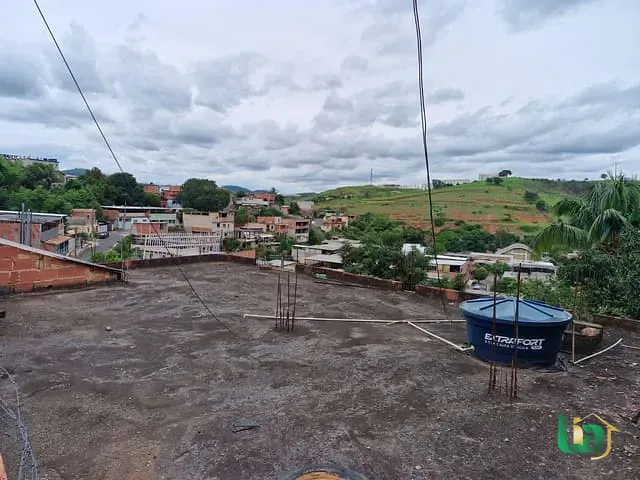 Casa 2 quartos e 1 banheiro, à venda, no bairro São Joaquim em Muriaé