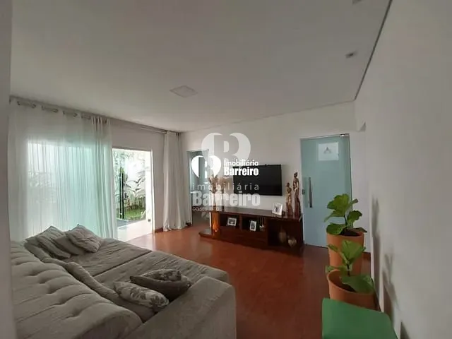 Casa com 360m² 3 quartos e 2 banheiros, à venda, no bairro Lindéia (Barreiro) em Belo Horizonte
