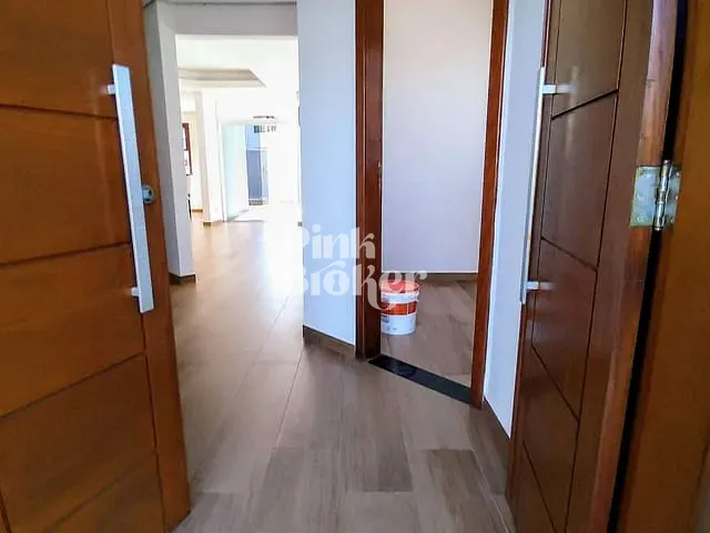 Casa com 410m² 4 quartos e 6 banheiros, à venda, no bairro Cabral em Contagem