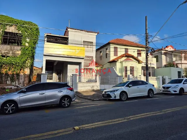 Casa para alugar, no bairro Centro em São Luís