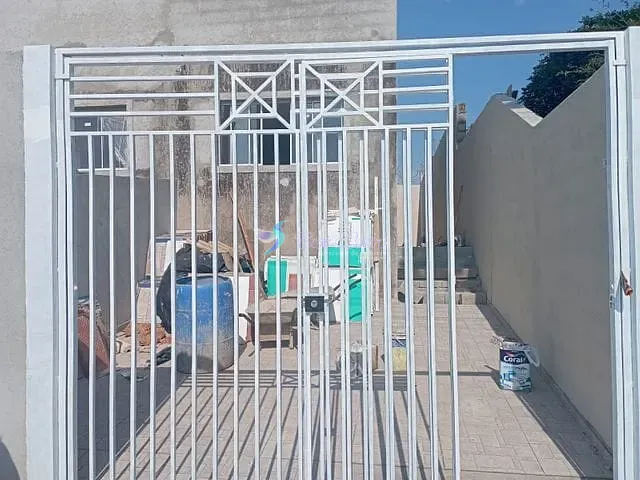 Casa com 125m² 2 quartos e 1 banheiro, à venda, no bairro Vila Santa Helena em Atibaia